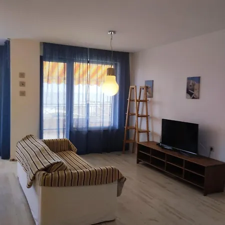 Golden Sands Rentals Apartments *