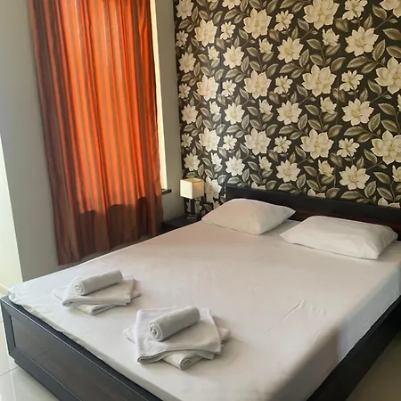 Golden Sands Rentals Apartments Апартаменти *