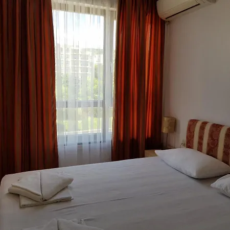 アパート Golden Sands Rentals Apartments ゴールデンサンド