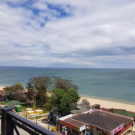 Golden Sands Rentals Apartments Апартамент