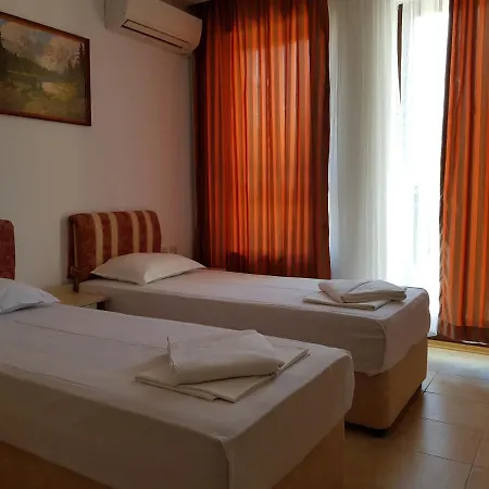 Golden Sands Rentals Apartments 公寓 金沙