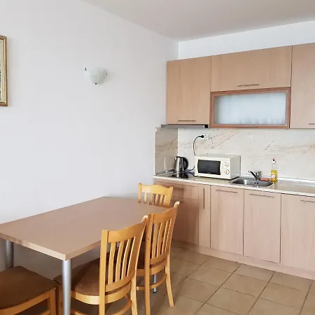 Golden Sands Rentals Apartments *