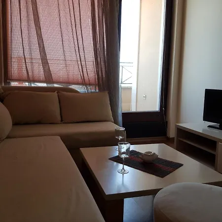 アパート Golden Sands Rentals Apartments ゴールデンサンド