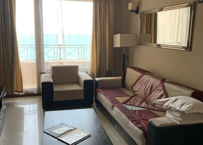 Golden Sands Rentals Apartments アパート *