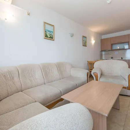 Golden Sands Rentals Apartments Apartman