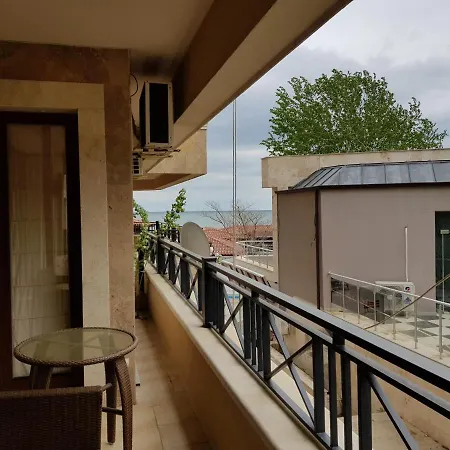 Golden Sands Rentals Apartments Apartament *