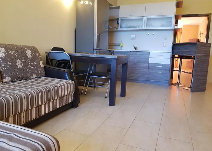 Golden Sands Rentals Apartments * 골든샌드