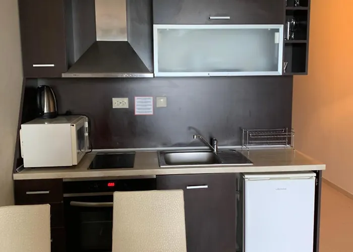 Golden Sands Rentals Apartments *