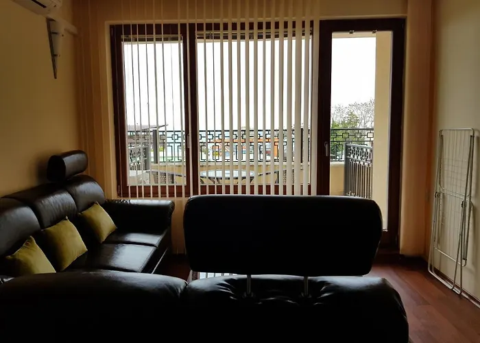 Golden Sands Rentals Apartments *