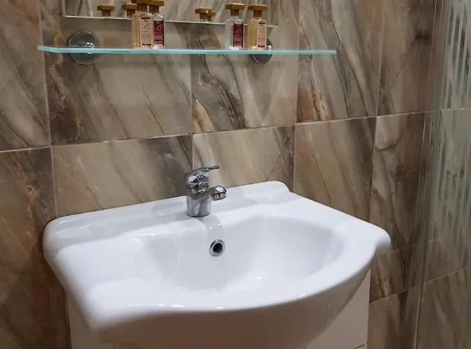 Golden Sands Rentals Apartments *